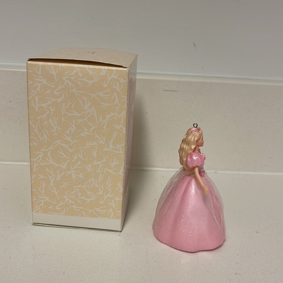 1996 Springtime Barbie Hallmark Keepsake Ornament NIB - Picture 4 of 8